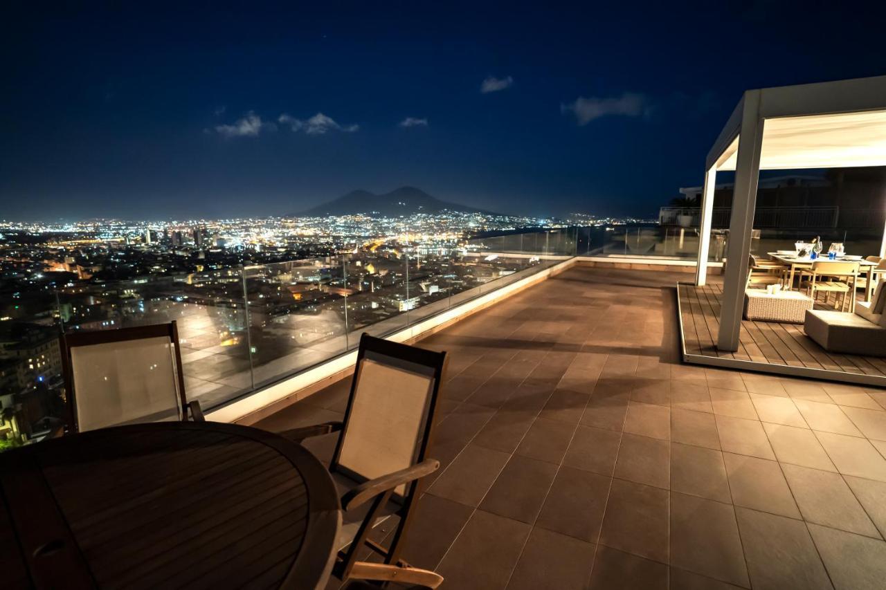 Terrazza Manu - Loft Suspended Over The City-Vomero Neapel Exterior foto