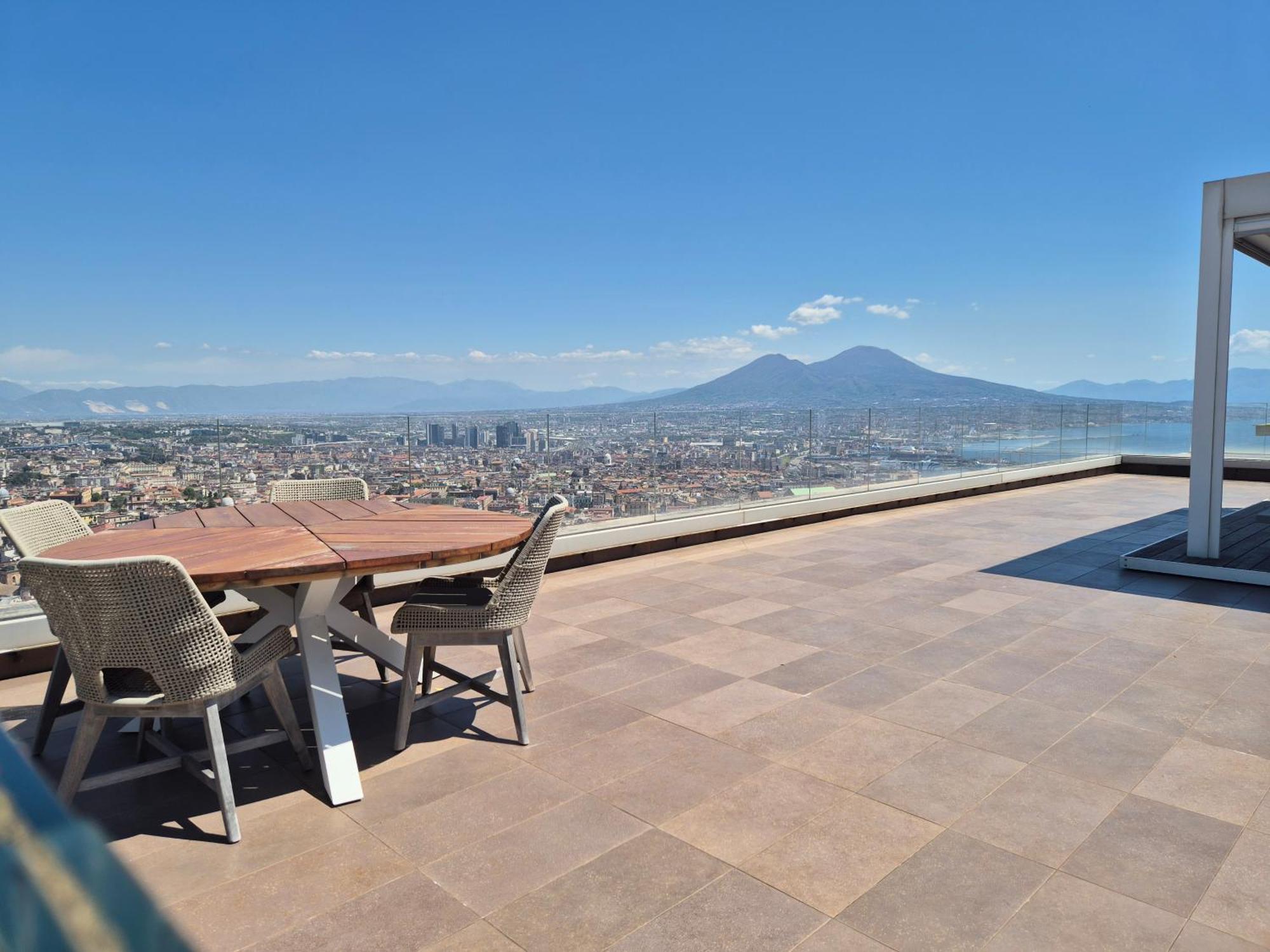 Terrazza Manu - Loft Suspended Over The City-Vomero Neapel Exterior foto